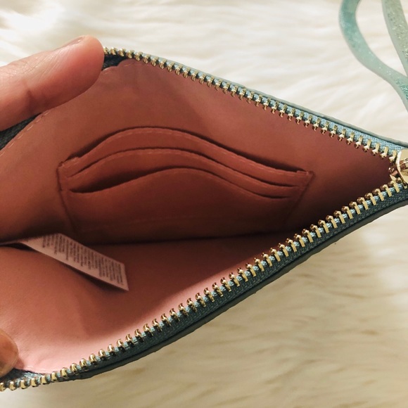 Old Navy super glittery/shiny wristlet - Picture 4 of 9